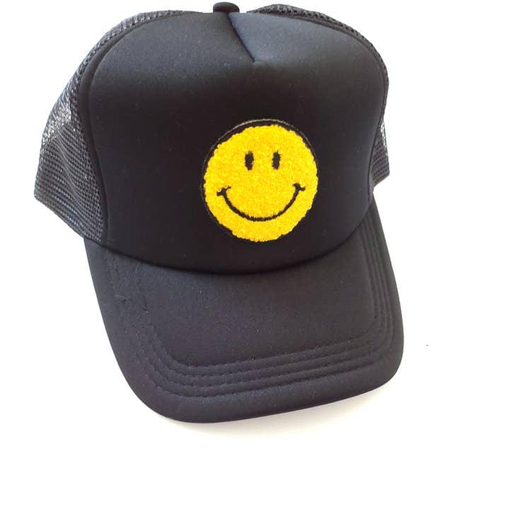 Gorra de camionero de chenilla con parche de cara sonriente para venta al por mayor de The Candy Collections