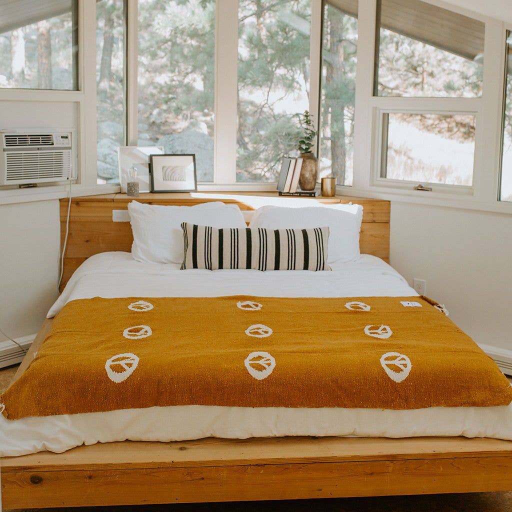 Trek Light - Wholesale Throw Blanket - Handwoven Throw Blanket | Peace3