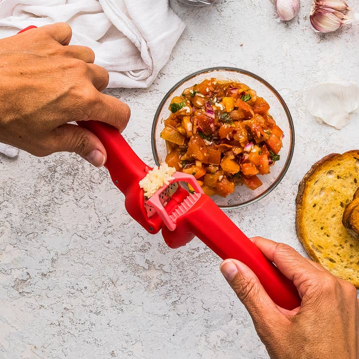 Dreamfarm - Wholesale Kitchen Tool/Gadget - Garject Lite - Garlic Press, Scrape, & Eject - CDU5