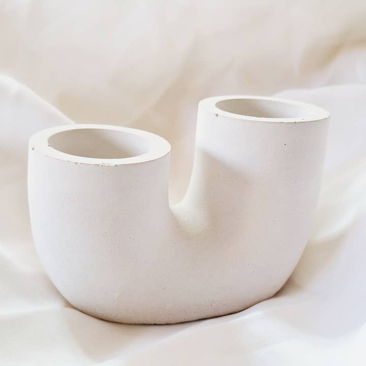 Your Nice Things - Candles - – Großhandel Kerzenhalter – Kerzenhalter U aus grauem Zement1