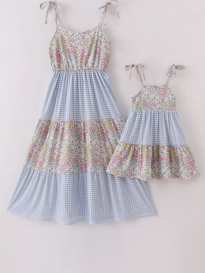 Pastelkleurige wilde bloemen print mama&ik gelaagde jurk voor wholesale door Aspen Rain Boutique