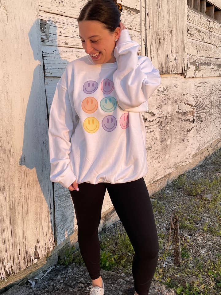 Smiley Sweatshirt for engroshandel hos ShopEndlessJune
