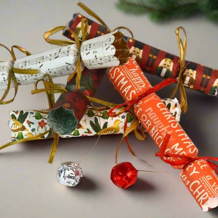 BOSSA NOVA – wholesale Chocolate – Luxury Gluten-free Chocolate Truffle Christmas Crackers