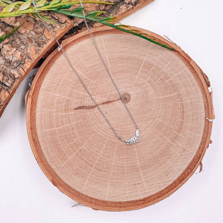 Collana Leif - Oro Bianco per la vendita all'ingrosso da parte di MM Designs