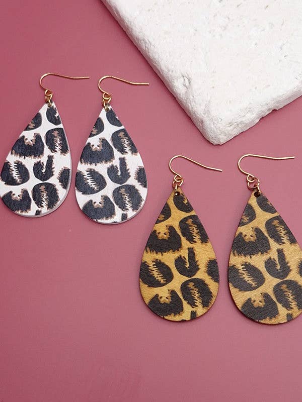 LEOPARDPRINT DRÅBEØRERINGE I TRÆ | 31E21338 for engroshandel hos JOSSLYN by wall to wall