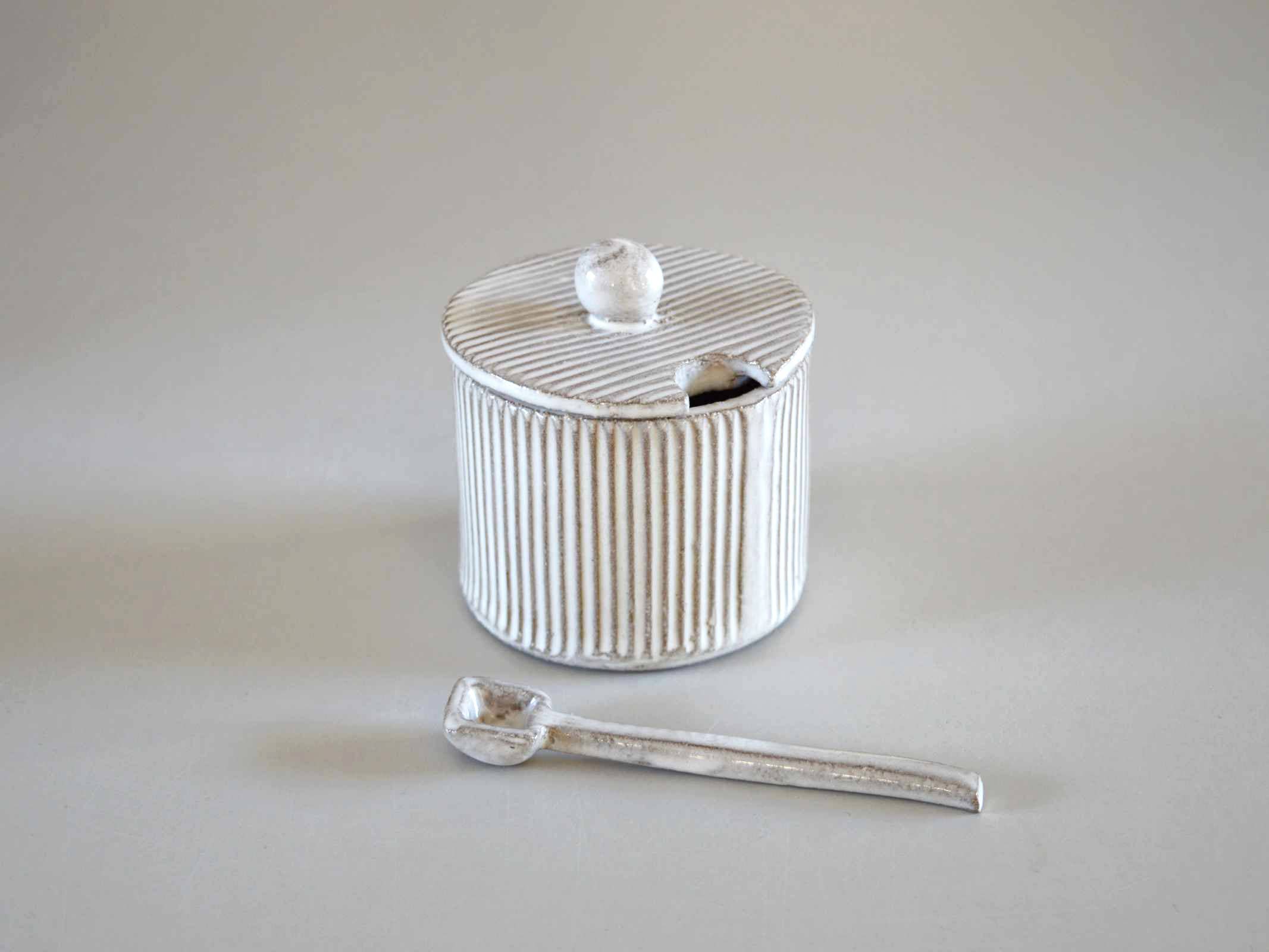 Karolina Bednorz Ceramics - Wholesale Decorative Plate/Dish/Bowl - MILLERIGHE Sugar bowl with quirky spoon Handmade in Italy5