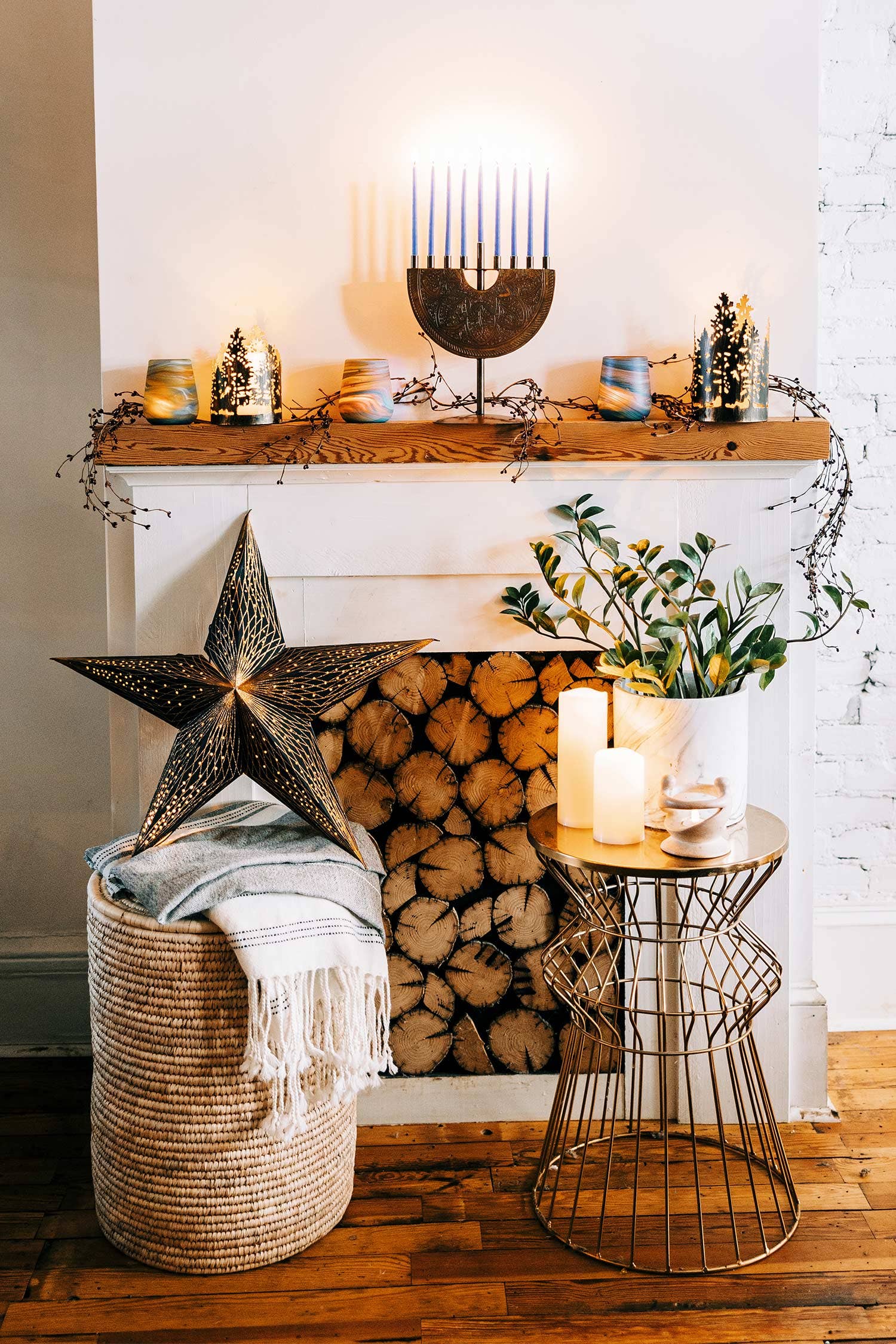 Ten Thousand Villages - Vente Menora - Menorah en fer gravé7