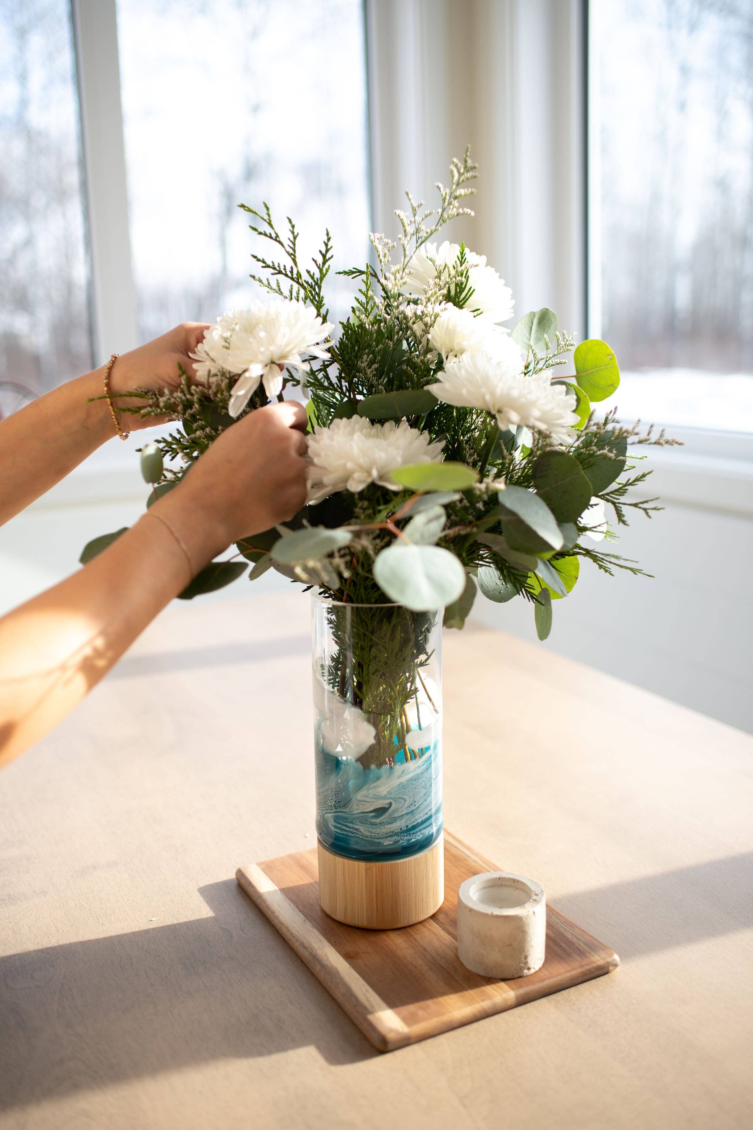 Lynn & Liana Designs - Wholesale Vase - NEW!!! Resin Accented Vase with Bamboo Base (NO TARIFFS)4