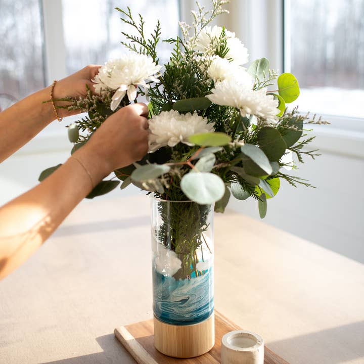 Lynn & Liana Designs - Wholesale Vase - NEW!!! Resin Accented Vase with Bamboo Base (NO TARIFFS)4