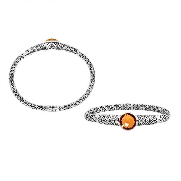 AB-8003-CT Bracciale in Argento Sterling con Quarzo Citrino al Centro, Catena Intrecciata con Chiusura a Scatto e Dettagli Testurizzati con Motivo a Foglia Balinese Fatto a Mano per la vendita all'ingrosso da parte di Bali Designs