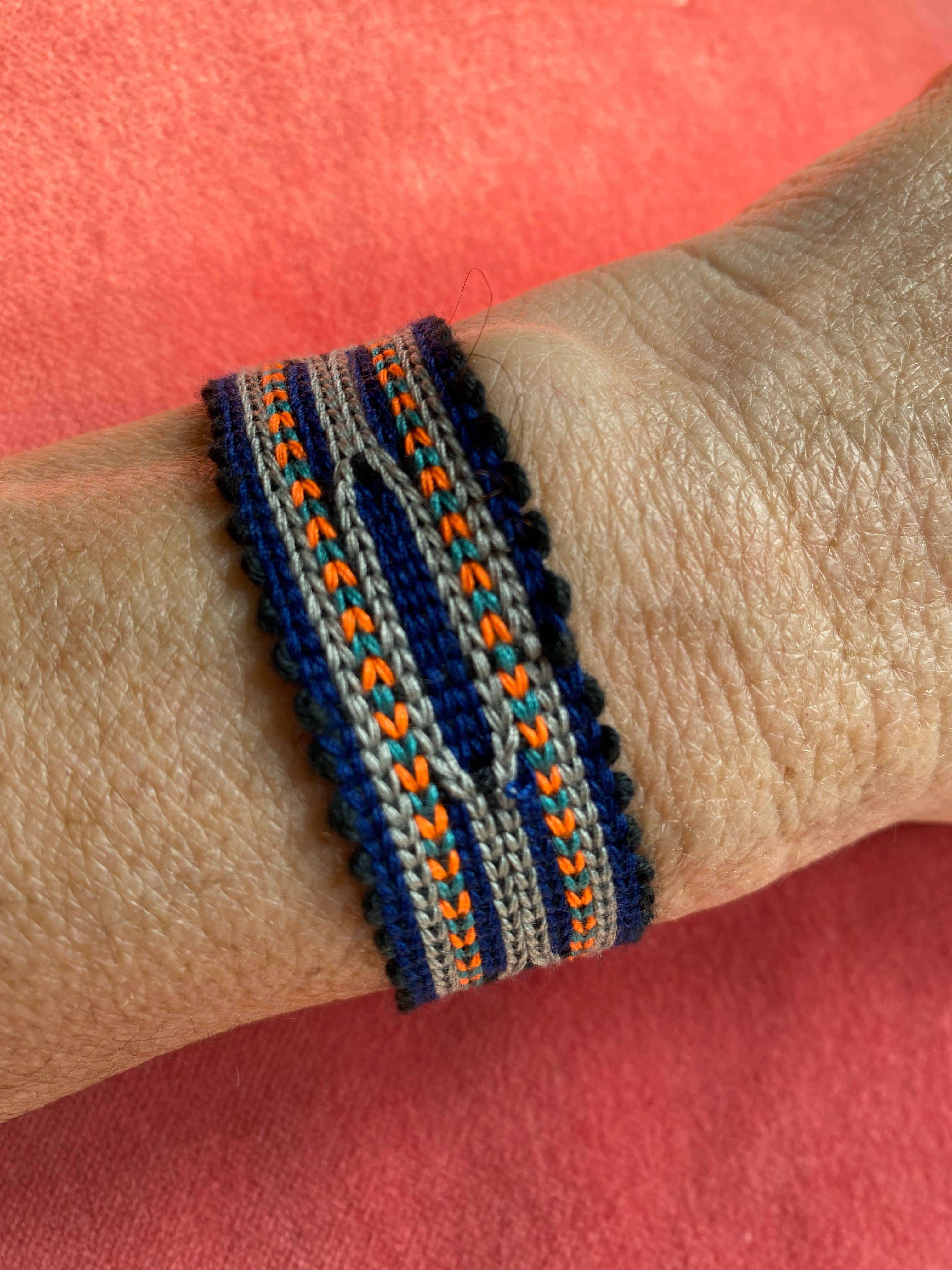 Tezeè – Großhandel Gewebtes/geflochtenes Armband – Ikat-Stoffarmband aus Uzbekistan2