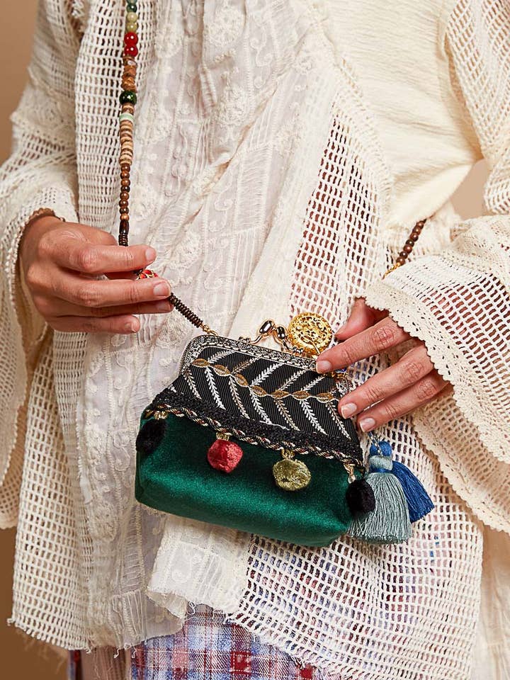 Vintage inspired frame coin pouch for wholesale by Pol Clothing