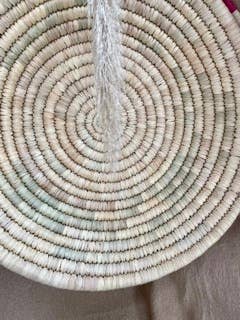 BAHIA HOME – Engroshandel Pyntebakke – Puttalam Plateau - Rund bakke i fint palmeflet1