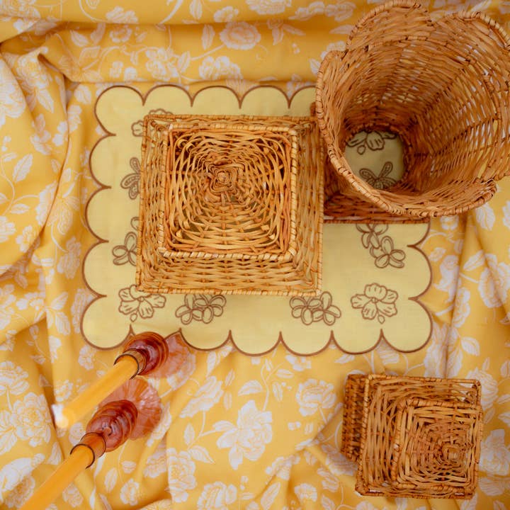 Ro’Table NYC - Wholesale Tablecloth - Marigold Flora Parlour Tablecloth4