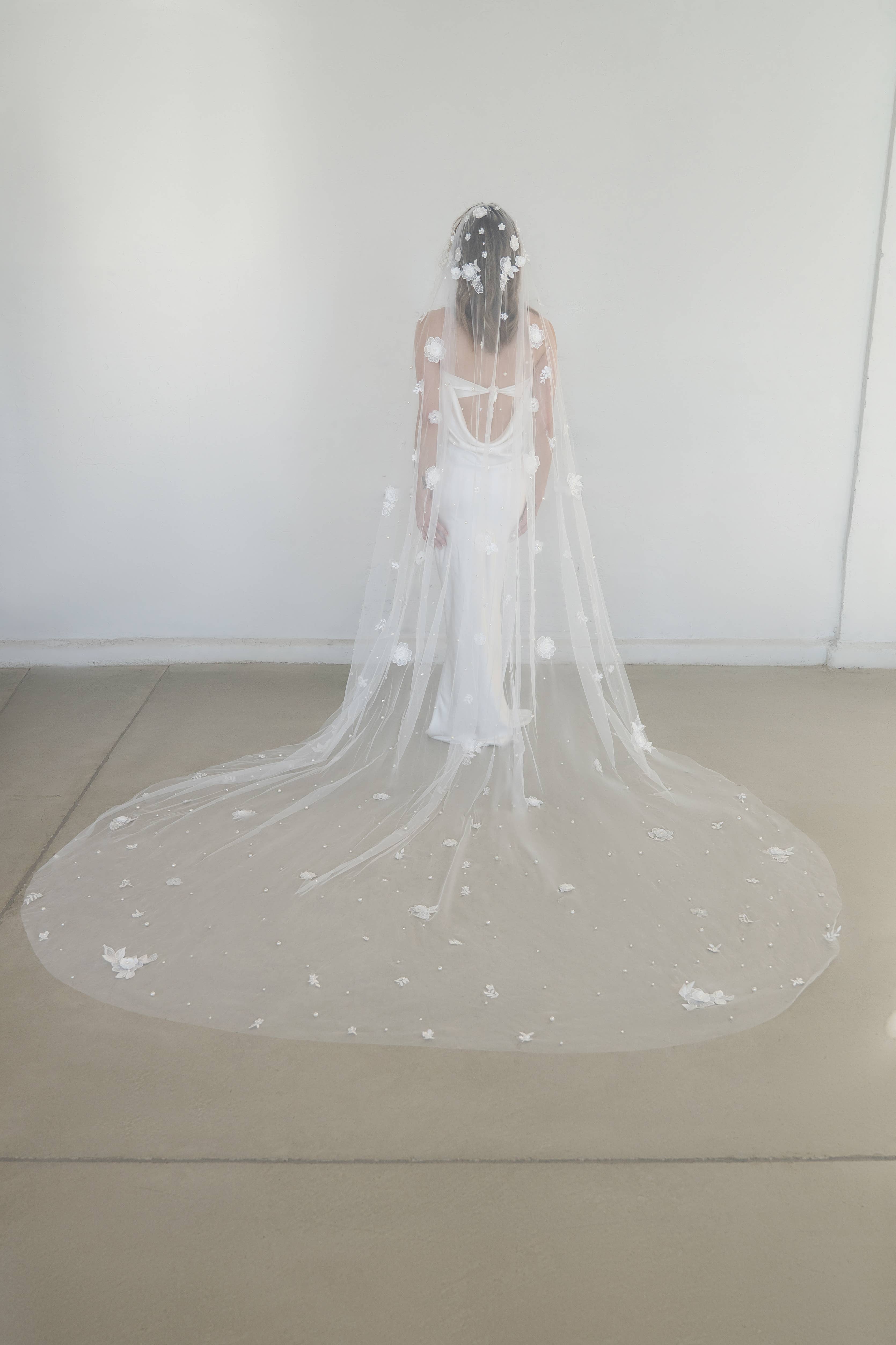 Heirloom Bridal Company - Wholesale Veil - Women's - Fleurette Veil - FW25-0181