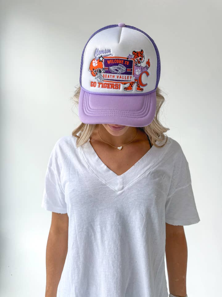 Clemson Lag Patch Skum Trucker Hat for engroshandel hos Gameday Social Apparel Co.®