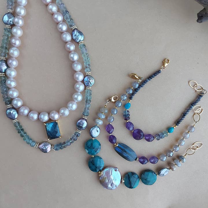 AVAASI - Vente Colliers à pendentif - Labradorite et Perles d'Eau Douce - N 40355