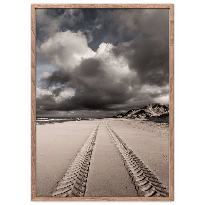 Foto Factory - Wholesale Art Print - Tracks on the beach