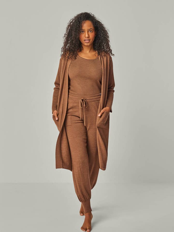 Set loungewear in maglia 100% merino extrafine - Cardigan, top e pantaloni Bella per la vendita all'ingrosso da parte di YOU LOOK PERFECT Loungewear