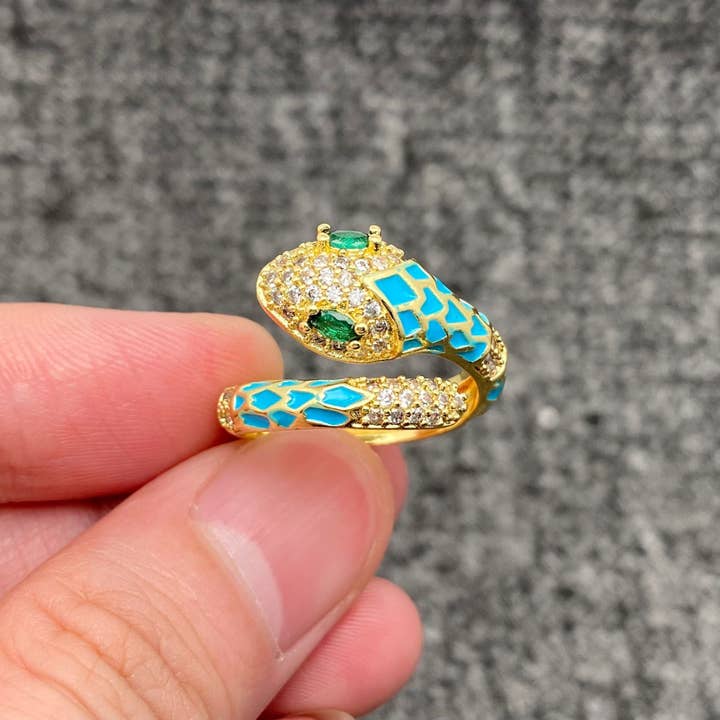 Mio Queena - Vendita all'ingrosso Anelli cocktail/statement - Anello regolabile dorato a forma di serpente con zirconia cubica smaltata1