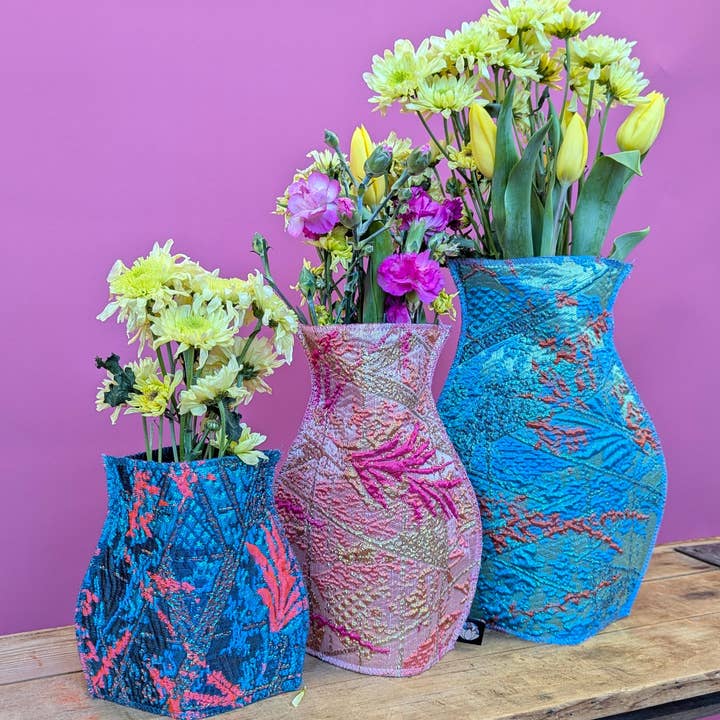 Pop Up Vase in Gold and Coral for wholesale on Faire1