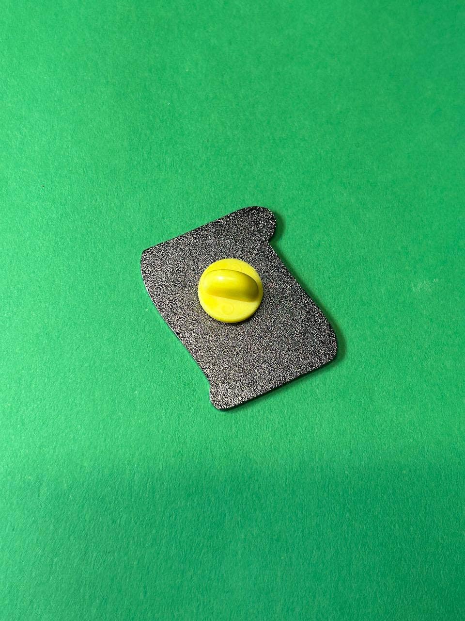 2B Or Not 2B - Wholesale Lapel Pin/Button - Wonderwall Frog Lute Jester Enamel Pin2