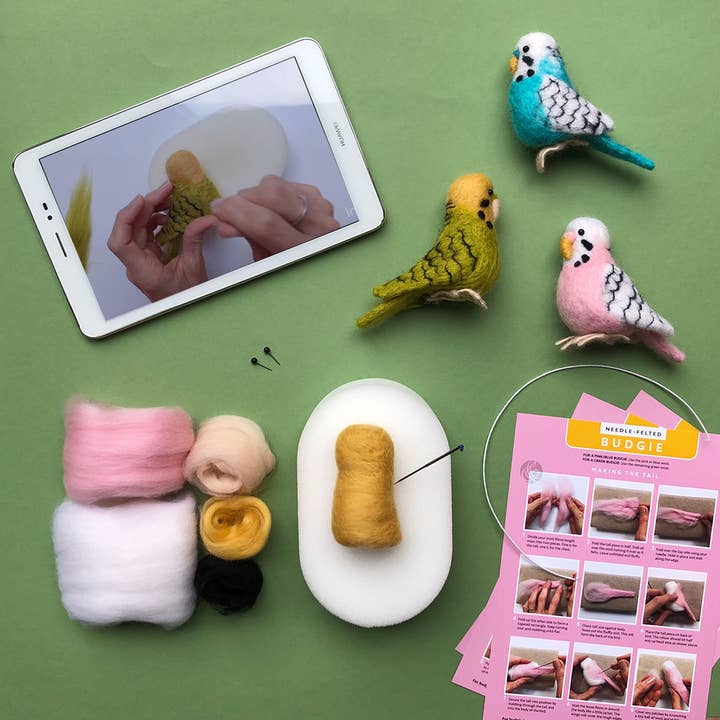 Bergin & Bath - Venta al por mayor Kit de manualidades - Kit de agujas para afieltrar Budgie. Haz un periquito de fieltro de lana