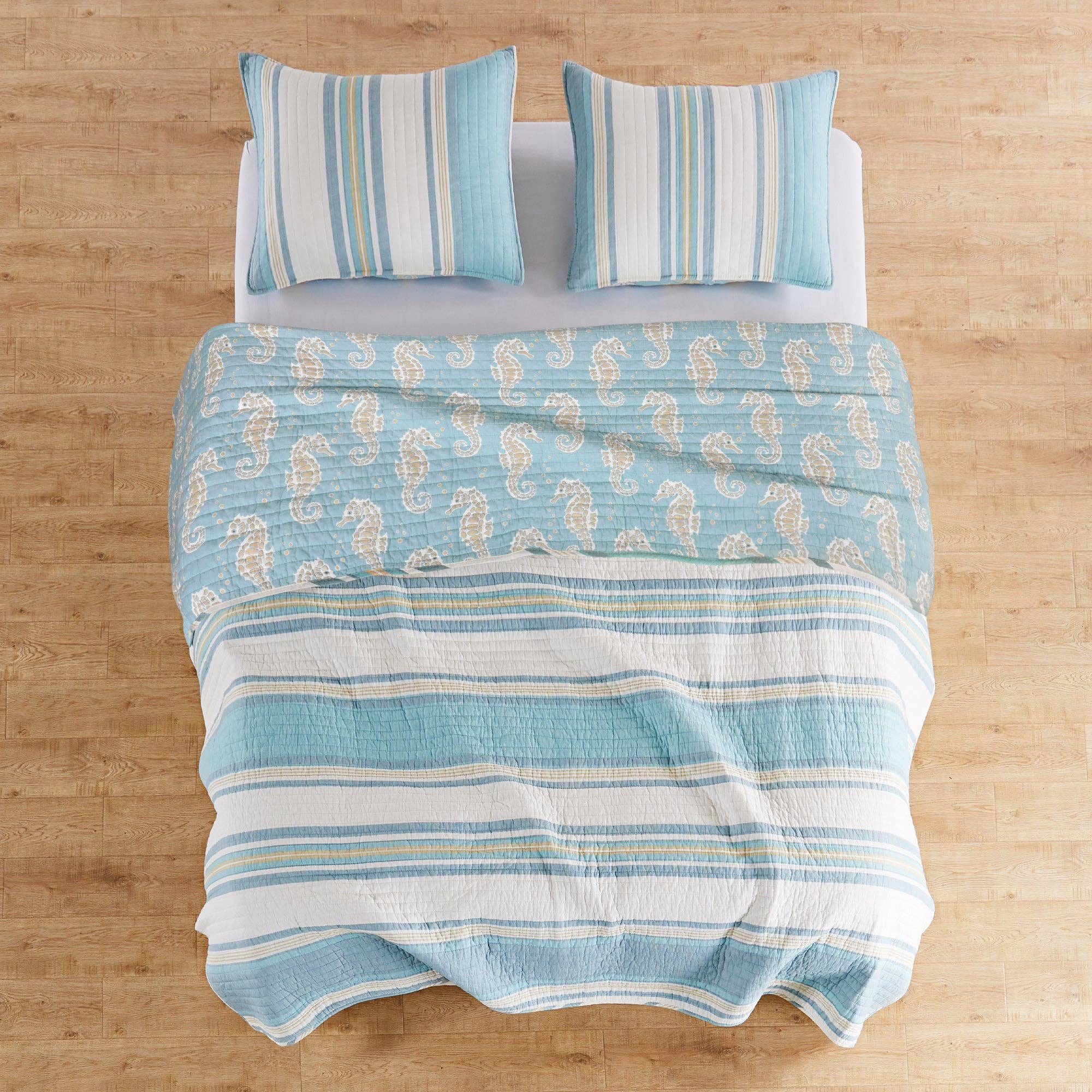 Blu Set trapuntino blu Maui in vendita all'ingrosso su Faire1