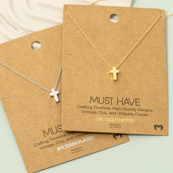 Collier à pendentif Dainty Mini Cross pour la vente par Fame Accessories