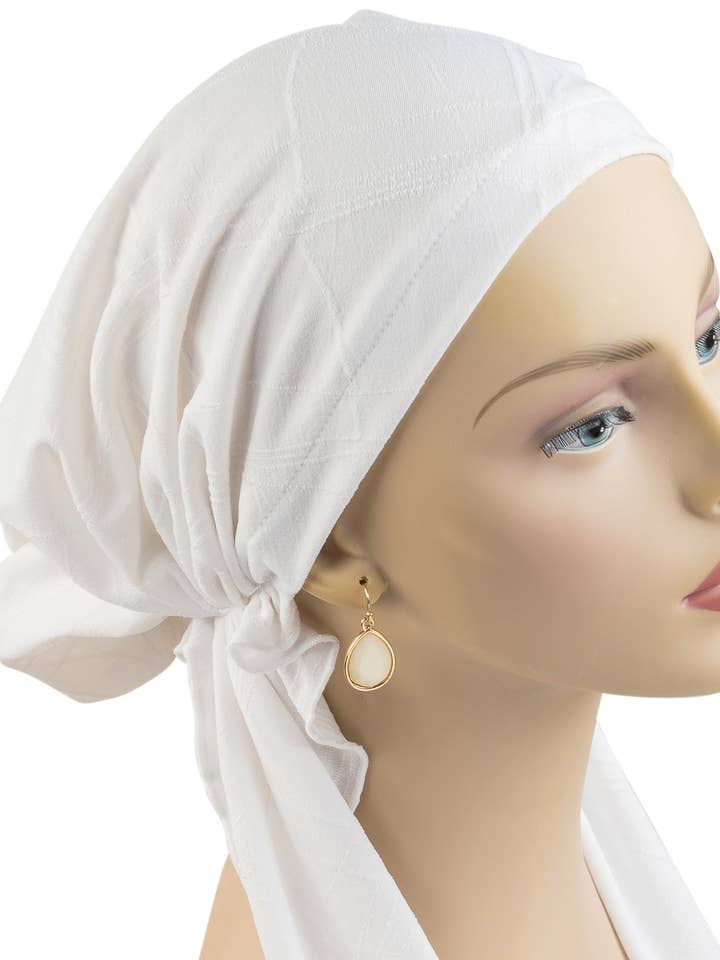 Foulards pré-noués - Longs liens - Vente pour la vente par Cherie Accessories