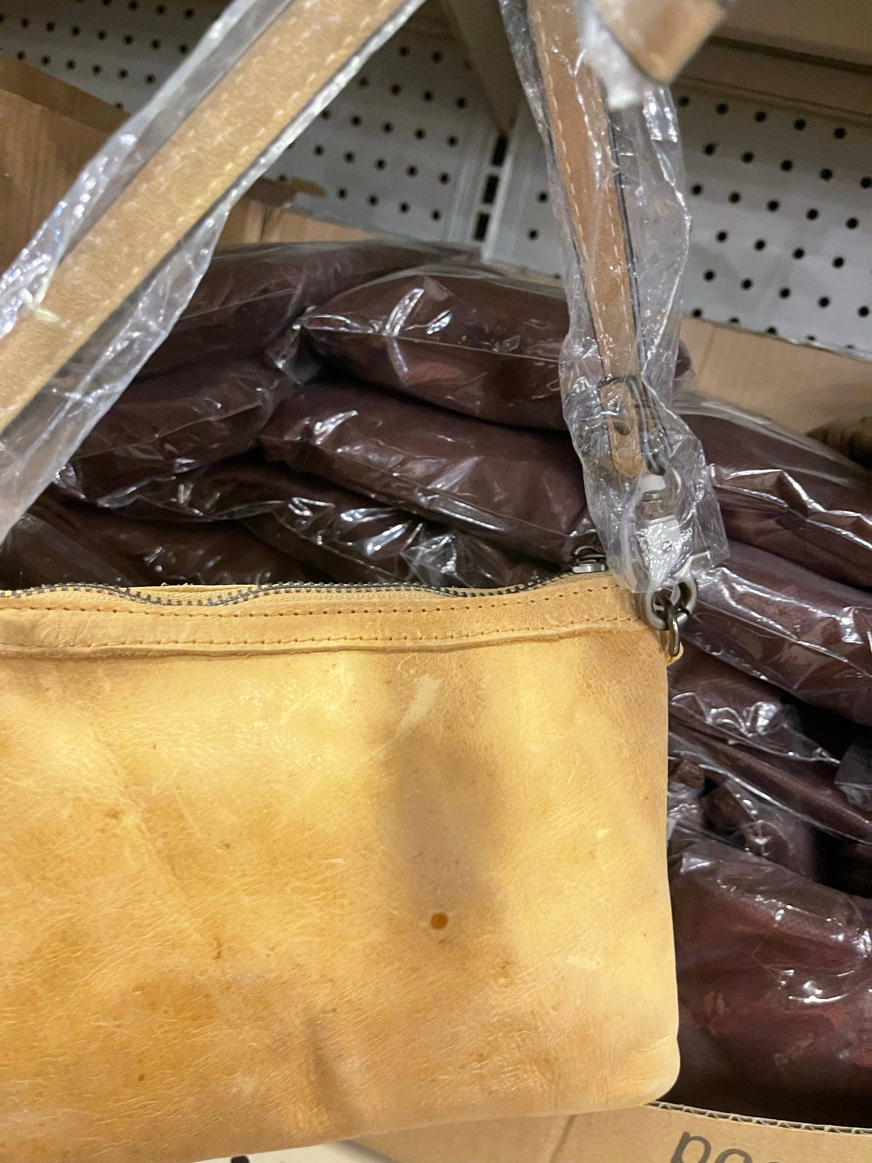 Broads Market - Wholesale Crossbody Bag - Women's - Cowhide Turqouise Heart Stone Crossbody3