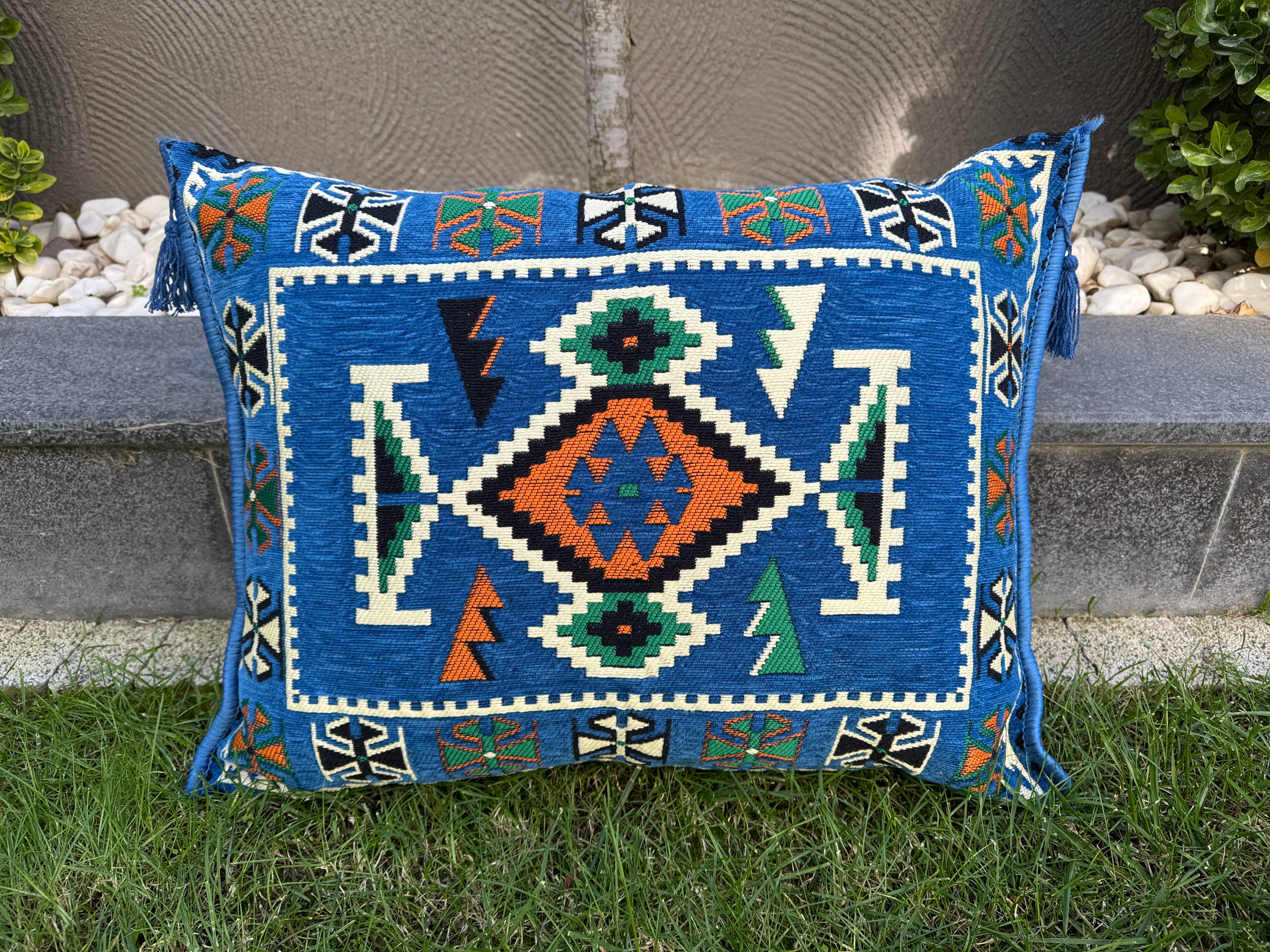 The Loom Wholesale – Großhandel Polsterhocker – Handgefertigte Bodensitzgelegenheit - Kilim-gemusterter Ottomanen-Bodensofa12