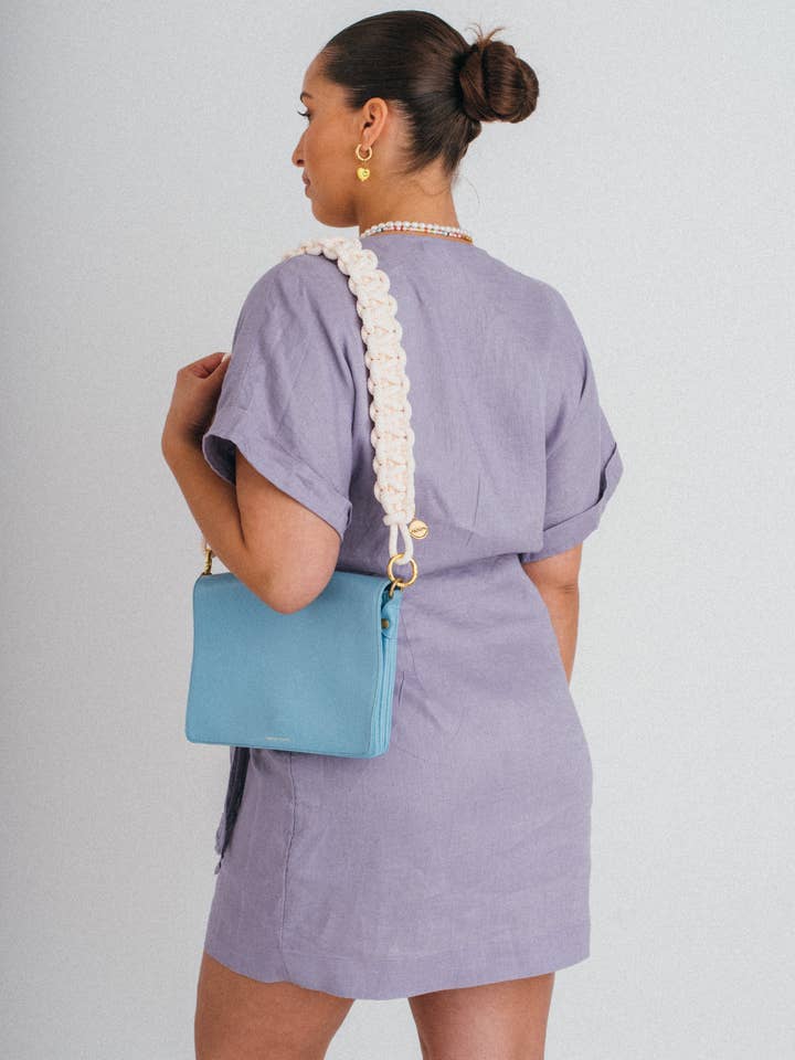 Bandoulière de sac - noix de coco pour la vente par Studio Over The Moon