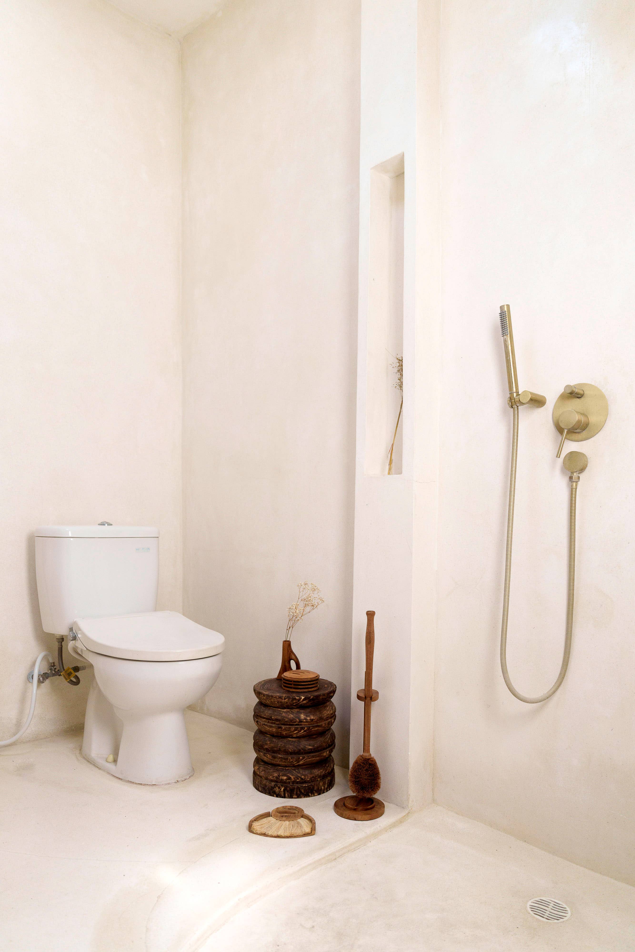 Kayu&Co. - Vendita all'ingrosso Spazzole per spolverare e spolverini - Set paletta e spazzola in legno di teak - piccolo1