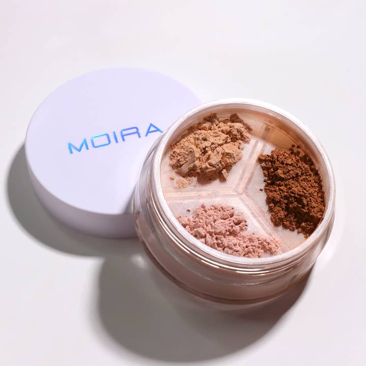 Moira Cosmetics - Wholesale Make-up setting spray/powder - SET & CORRECT LOOSE SETTING POWDER - 004, DEEP3