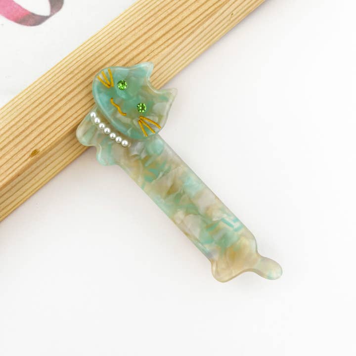 SoapElenGlen - Vente Pince à cheveux – femme - Chat avec pince à bec de canard et collier de perles, pince à cheveux élégante pour chat2