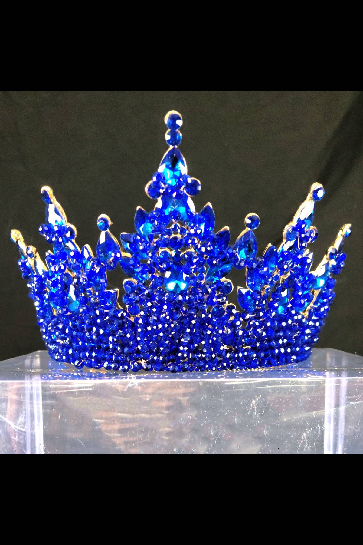 Chicas - Wholesale Tiara - Women's - Beautiful metal tiara with crystal balls and jewels HT9776