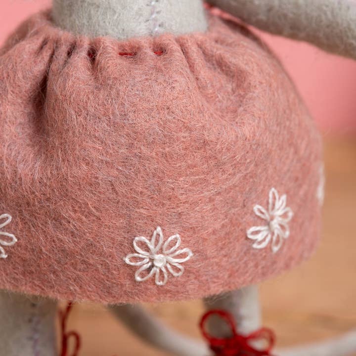 Corinne Lapierre Limited – Großhandel Bastel-Nähset – Kleine Maus, die Balletttänzerin, Mini-Set zum Basteln, aus Filz