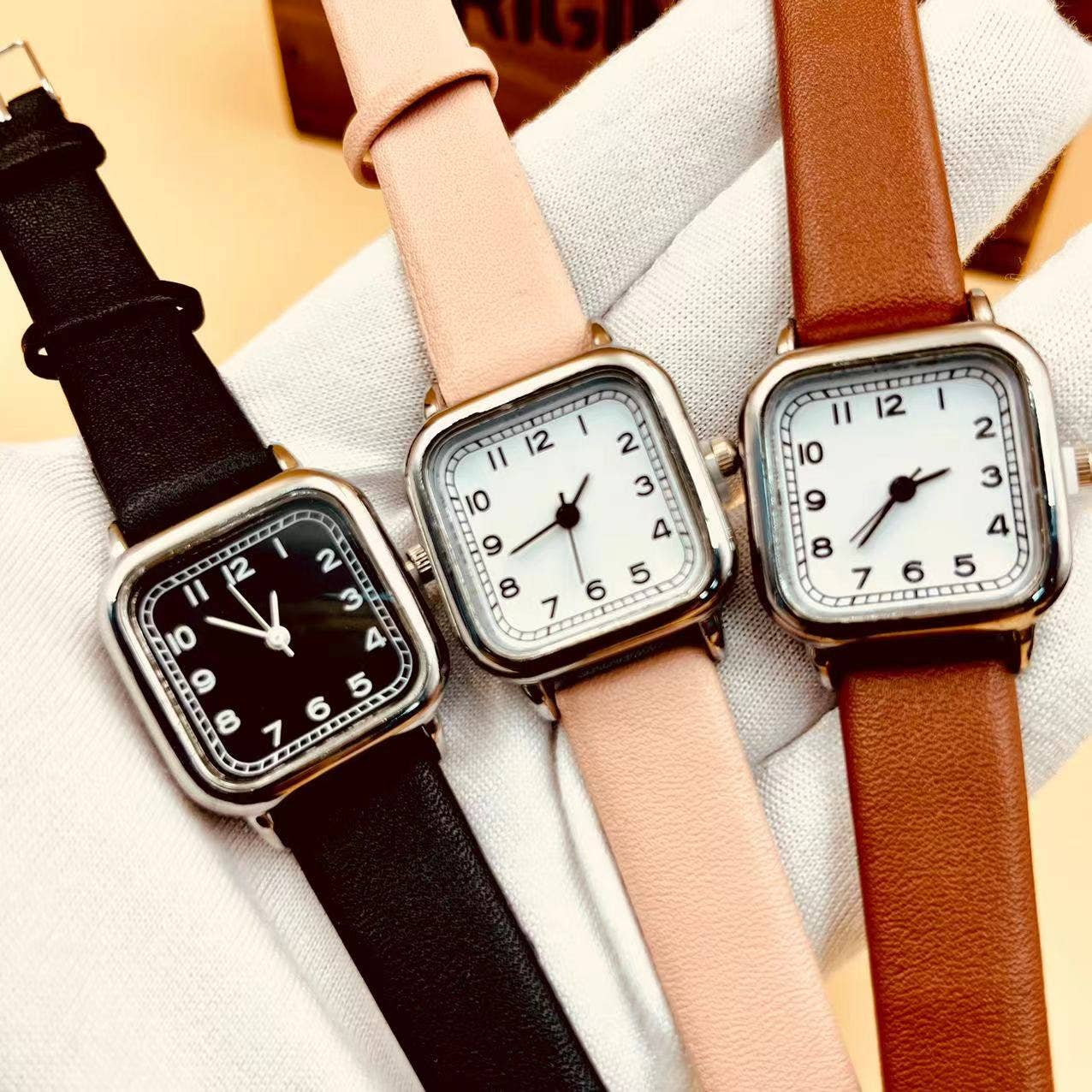 WoodWristCo – wholesale Armbandsur - Dam – Läderrem för kvinnor enkel urtavla Liten fyrkantig klocka0