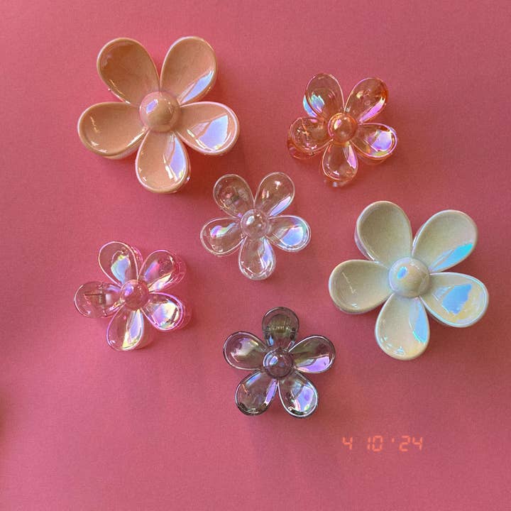Iriserande Daisy Claw Clip för wholesale av Bloom Headwraps