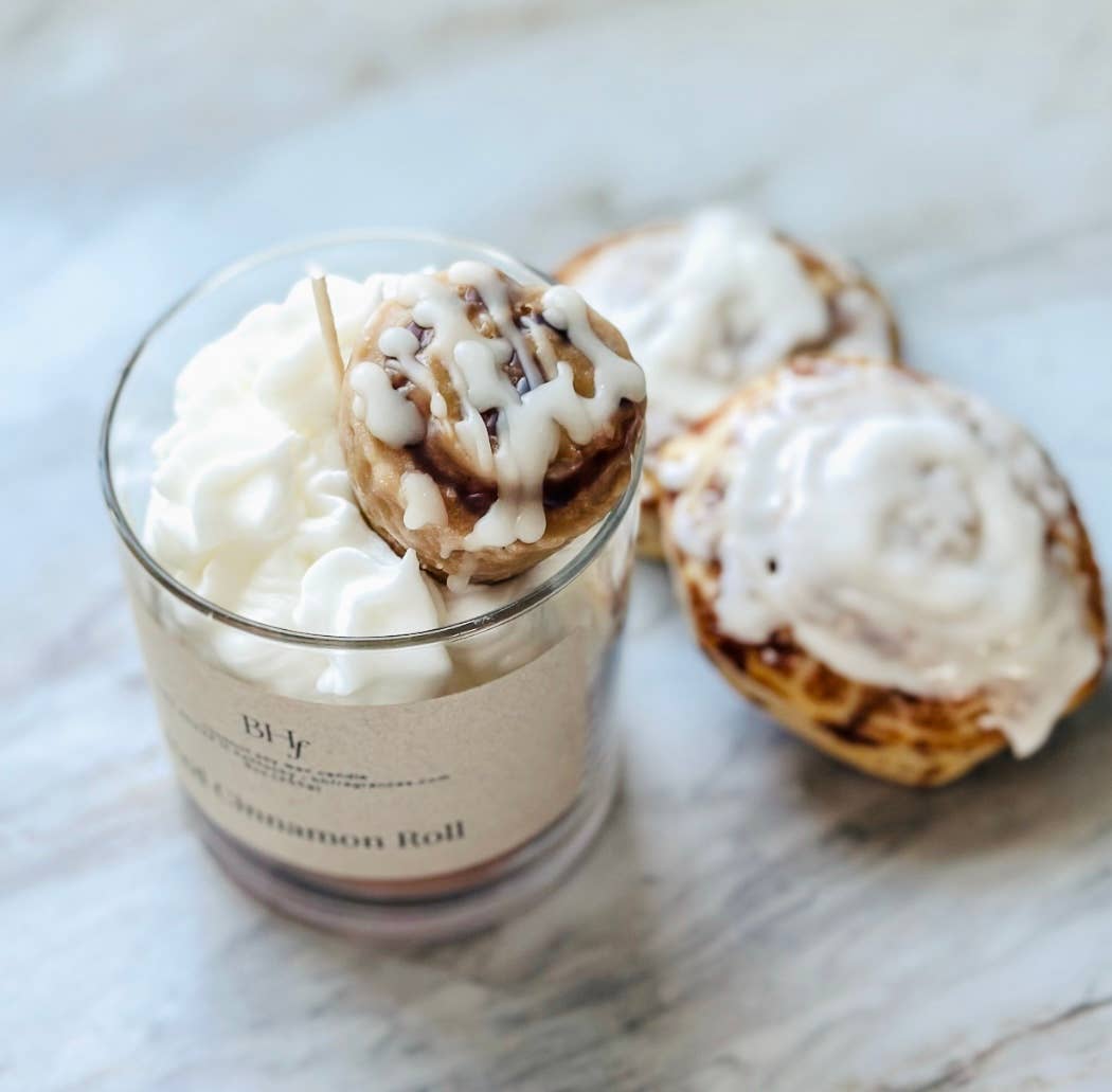 Blue House Fragrances - Wholesale Novelty Candle - Iced Cinnamon Roll Candle1