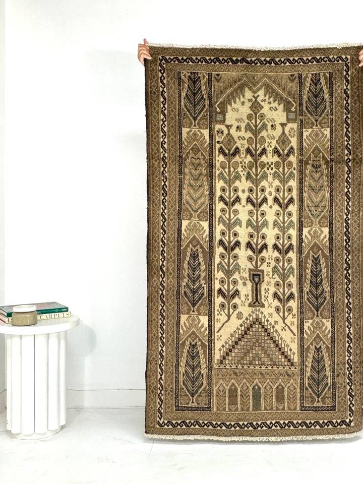 Tappeto Baluch Persiano | 104 cm x 185 cm per la vendita all'ingrosso da parte di Rug the Rock