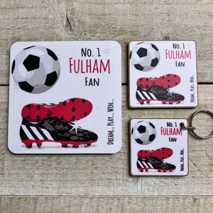 FULHAM VOETBAL ONDERZETTER, SLEUTELHANGER OF MAGNEET (C/K/M-FN73) voor wholesale door White Cotton Cards