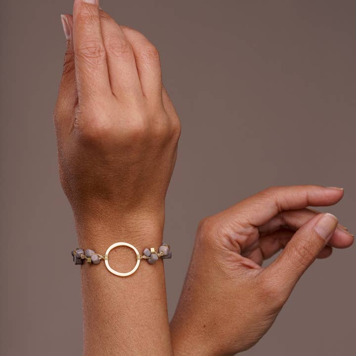 Pretty Pink Eco-Jewellery – wholesale Beaded bracelet – Dainty Tagua Bracelet10