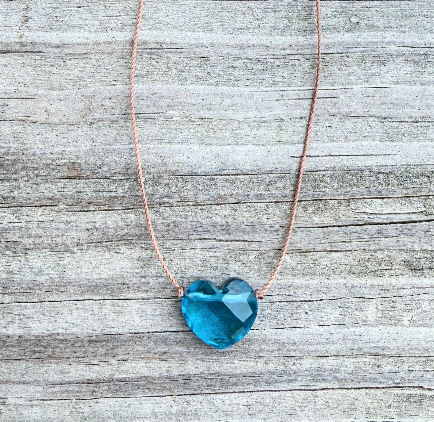 Merelani Designs – Großhandel Kette mit Anhänger/Charm – Apatit-Hydroquarz-Herz-Kordelkette9