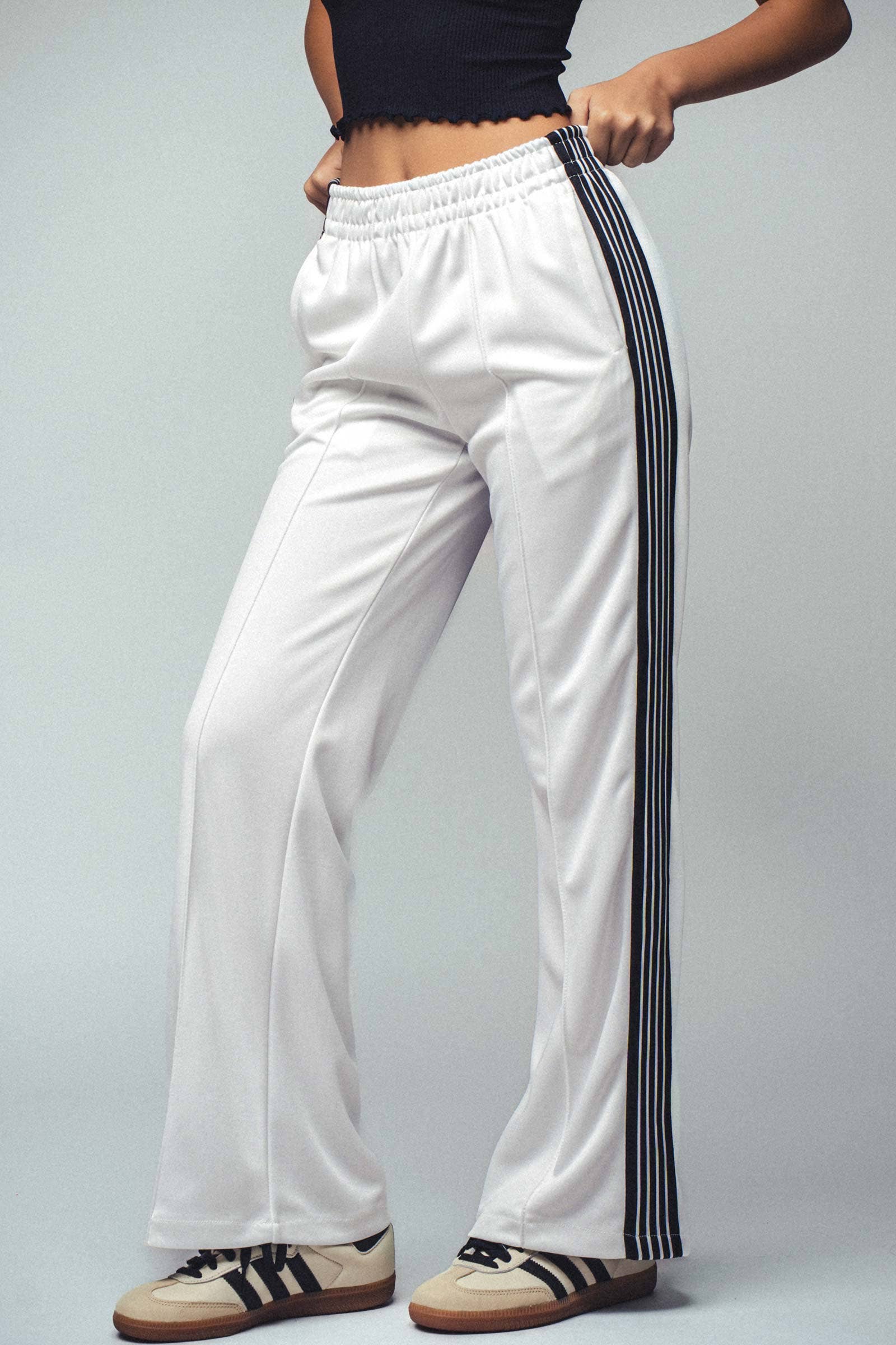 Urban Daizy - Wholesale Pants - Women's - Stripe Side Panels Wide-Leg Track Pants2