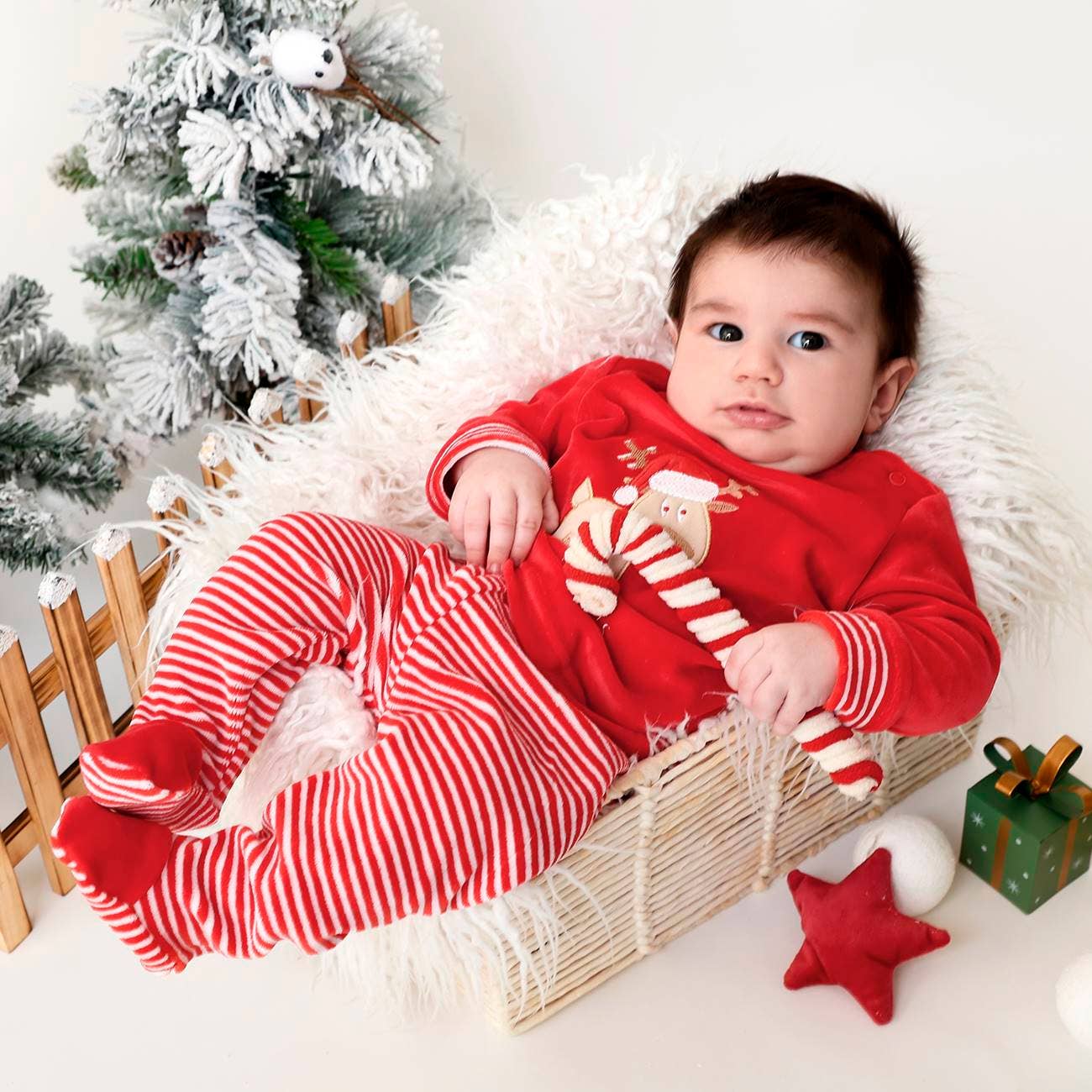 Red 16638 - Christmas t-shirt long sleeve + pants - AW 25-26 for wholesale on Faire