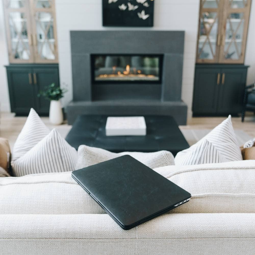 Andar - Wholesale Laptop/Tablet Case - Unisex - The Helm Full Grain Leather MacBook Case48