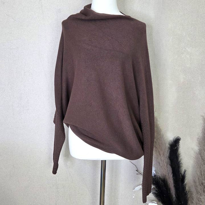 Pull asymétrique avec maille spéciale sur les manches (M) pour la vente par Tempest Designs