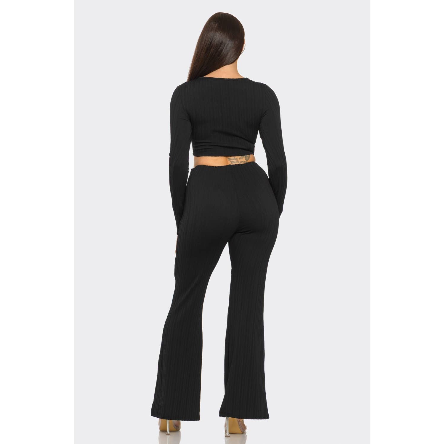 DORCAS – Conjunto de top e calça (roupa NÃO Casual) - Mulher por atacado – Conjunto de Top com Recortes e Anel Metálico e Calças com Franzido10